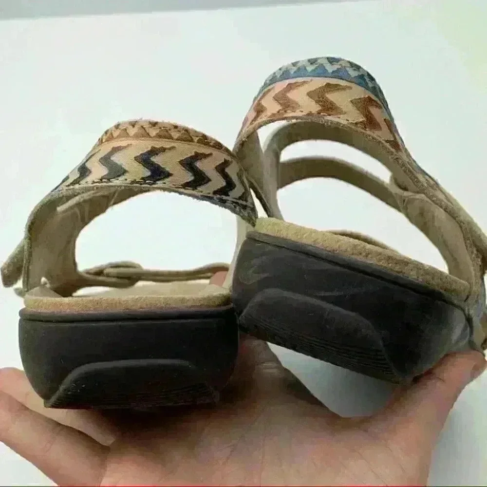 Trotters Sandals size 7 multicolored southwestern